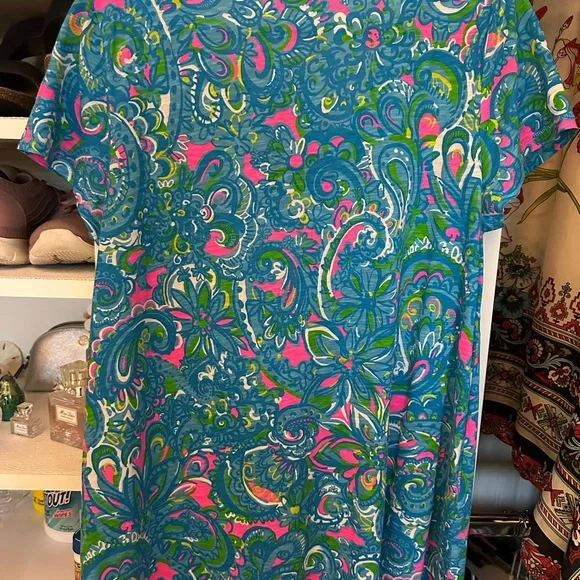 Lilly Pulitzer Etta V Neck Top Sz L like new - Picture 7 of 7